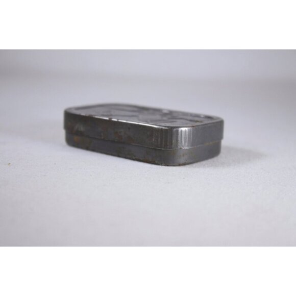 Vintage wedding bells metal tin. small metal storage tin for diy diorama, travel - Picture 8 of 10